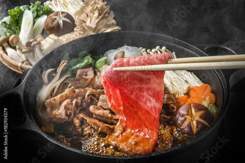 霜降り高級和牛肉ですきやき　Tasty sukiyaki Japanese cuisine 