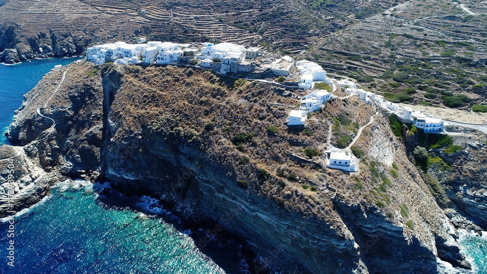 Grèce Cyclades île de Sifnos vue du ciel