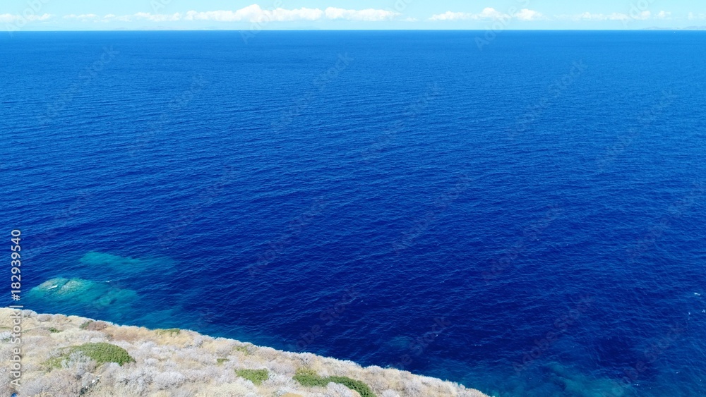 Grèce Cyclades île de Sifnos vue du ciel
