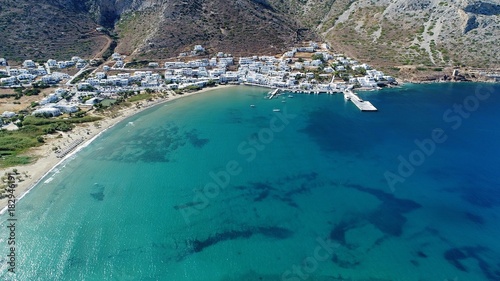 Grèce Cyclades île de Sifnos Kamares vu du ciel