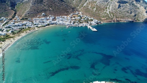 Grèce Cyclades île de Sifnos Kamares vu du ciel