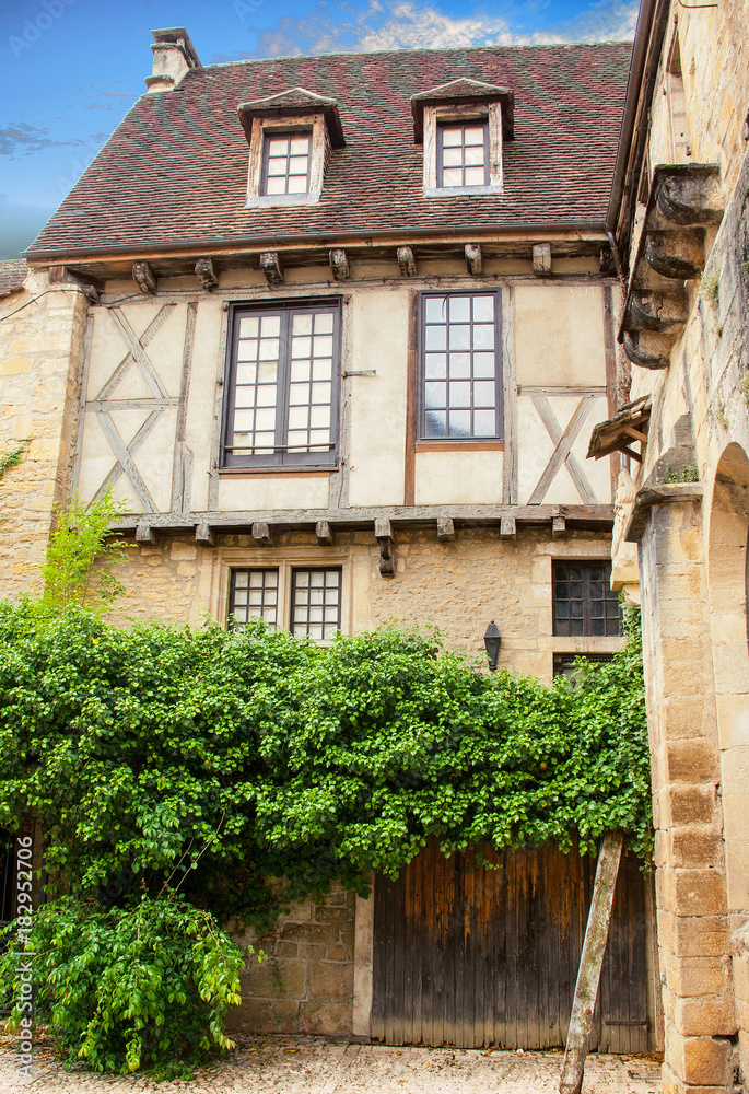 Sarlat-la-Canéda. Constructions anciennes dans le centre historique. Dordogne. Nouvelle Aquitaine 