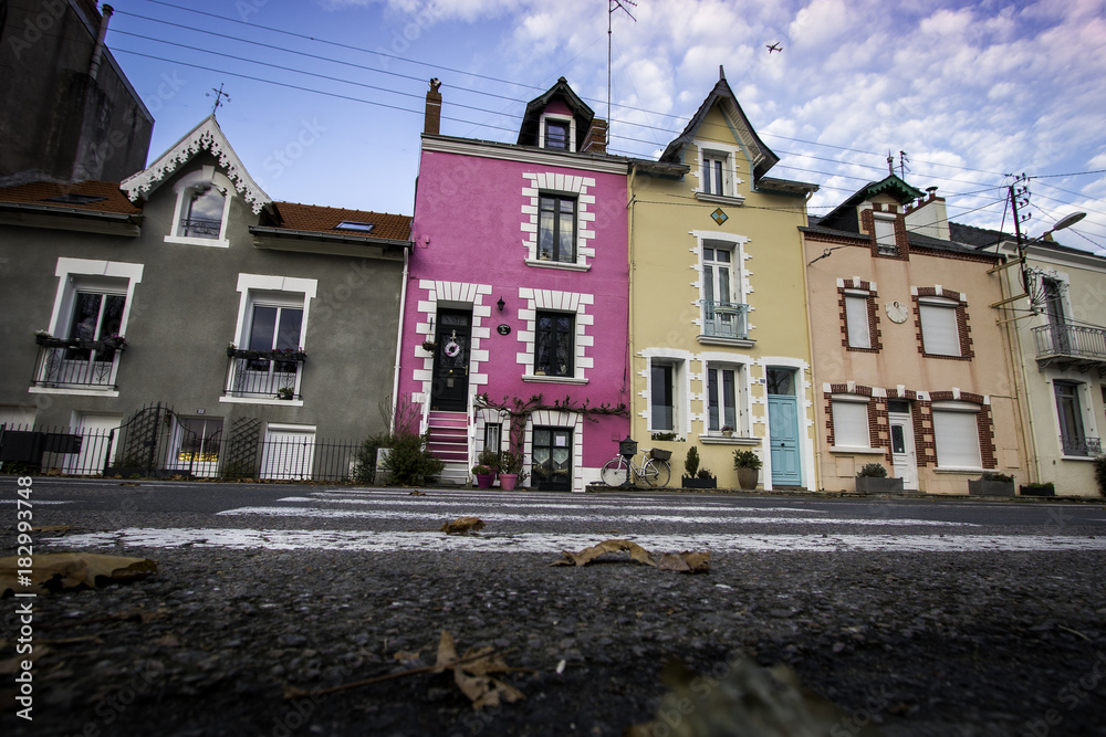 Maisons colorées dans la ville Basse indre