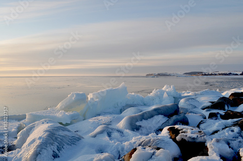 Eischollen auf der Ostsee - Thiessow im Winter auf Rügen