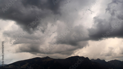 Nuvole di temporale nel cielo © Paolo Goglio