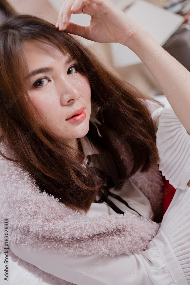 Fototapeta premium hair style,asia women vintage style color tone