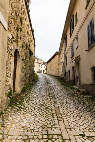 Fototapeta Naklejka Na Ścianę i Meble -  Between the streets of the small village Castel di Sangro, Abruzzo, Italy. October 13, 2017