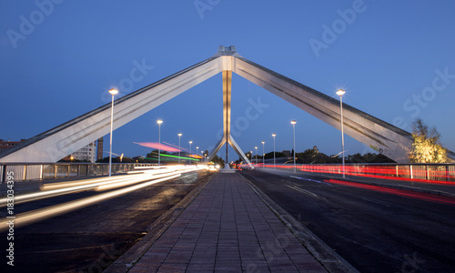 Puente de la Barqueta, en la ciudad de Sevilla, Andalucía, España