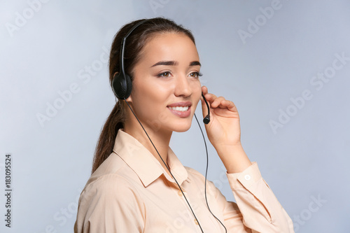 Female consulting manager w...