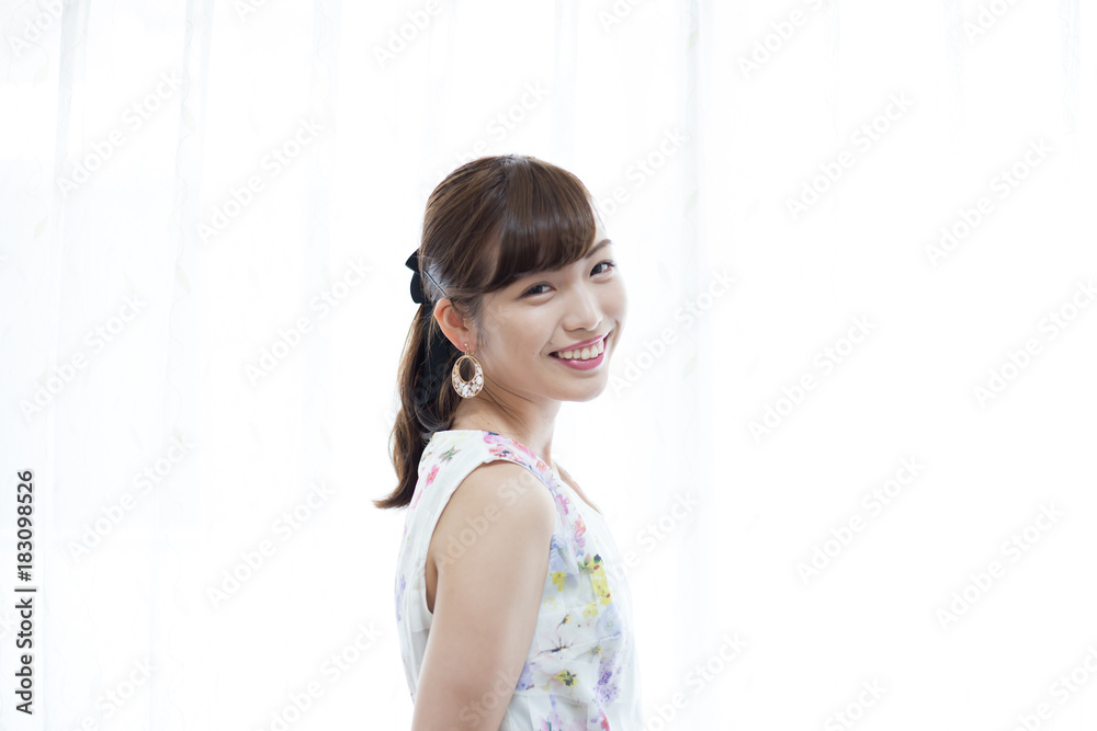 若い女性 若い女性