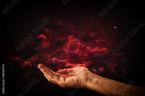 Fotografia closeup hands of man begging for help