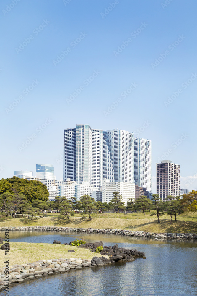 Fototapeta premium Landscape of Hamarikyu gardens