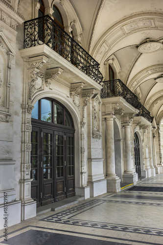 Viennese architecture: old dwelling house at Reichsrats street (Reichsratsstrasse). Vienna, Austria.