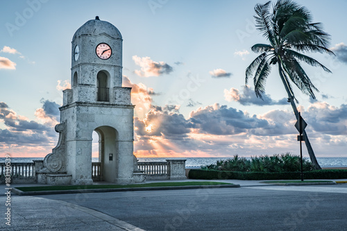 Fototapeta Naklejka Na Ścianę i Meble -  Clock tower on Worth Avenue Palm Beach Florida