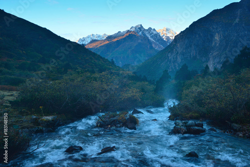 The river on the east slope of Mount Everest © 辉 李