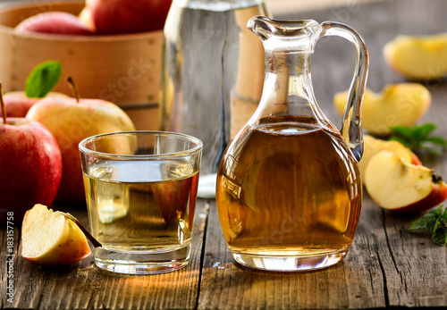 Fotobehang Apple cider vinegar