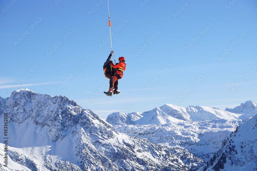 Luftrettung, Bergrettung mit Bergwacht nach Skiunfall, 