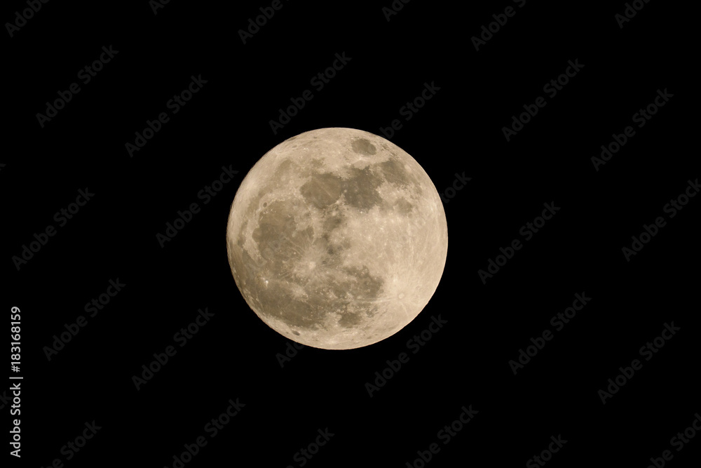 Fototapeta premium 12月の満月 スーパームーン 月齢14.9
