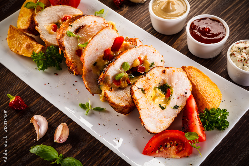 Stuffed chicken fillets and vegetables Stuffed chicken fillets and vegetables