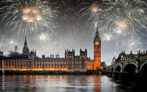 Canvas Print explosive fireworks display fills the sky around Big Ben