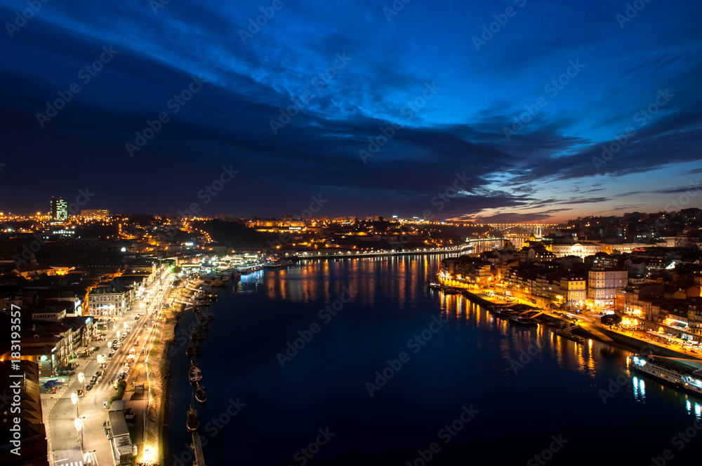 Porto, Portigal, photo de nuit