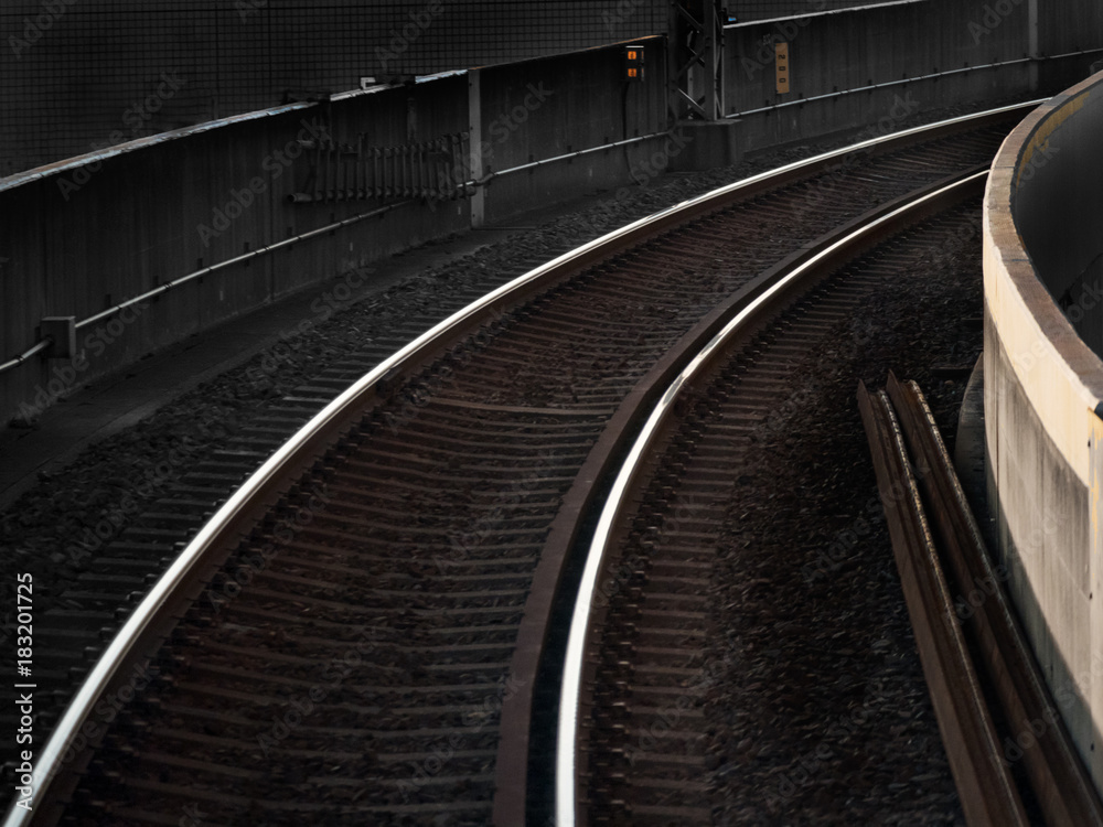 Fototapeta premium curved rails