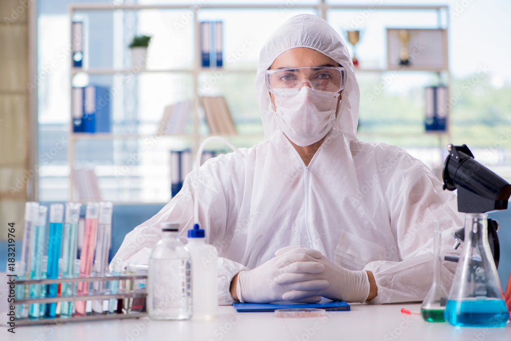 Chemist working in the lab Chemist working in the lab