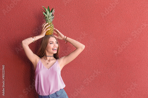 Attractive hipster girl pos...