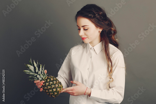 girl with fruit