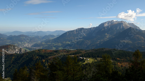 Blick auf Berchtesgaden und Hoher Göll © Chris Peters
