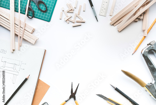 Billede på lærred Worktable with balsa wood material