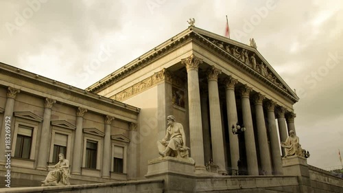 Vienna parliament (medium long shot) – tracking shot