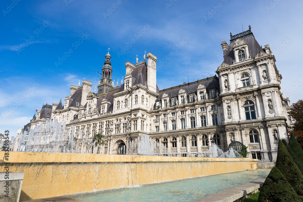 パリ市庁舎の風景