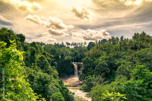 Canvas Print magical and bucolic eden waterfall evening in bali. tegenungan.
