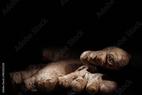 Ingwer mit fingerförmiger Wurzel