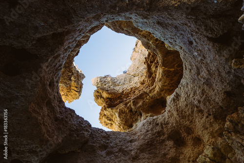 Fototapeta Naklejka Na Ścianę i Meble -  Cliffs and Caves in Portugal