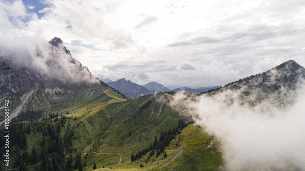 Fototapeta premium Berge Luftaufnahmen
