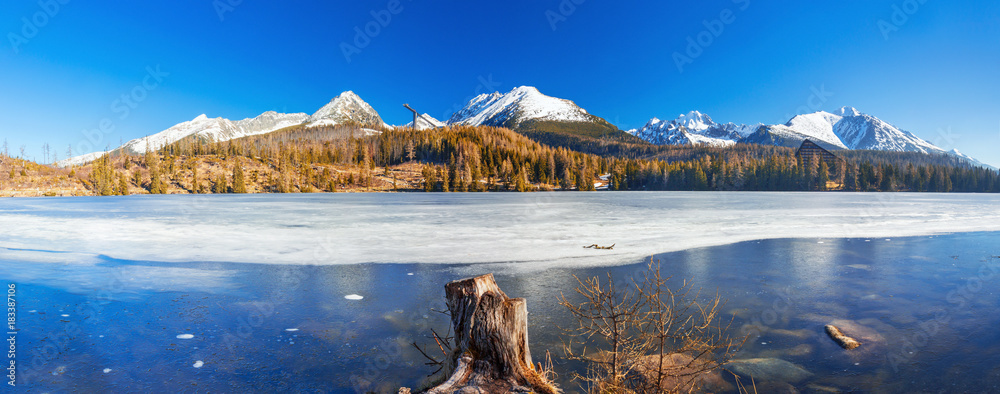 Mountain lake Strbske pleso in National Park High Tatras, Slovakia, Europe - obrazy, fototapety, plakaty 