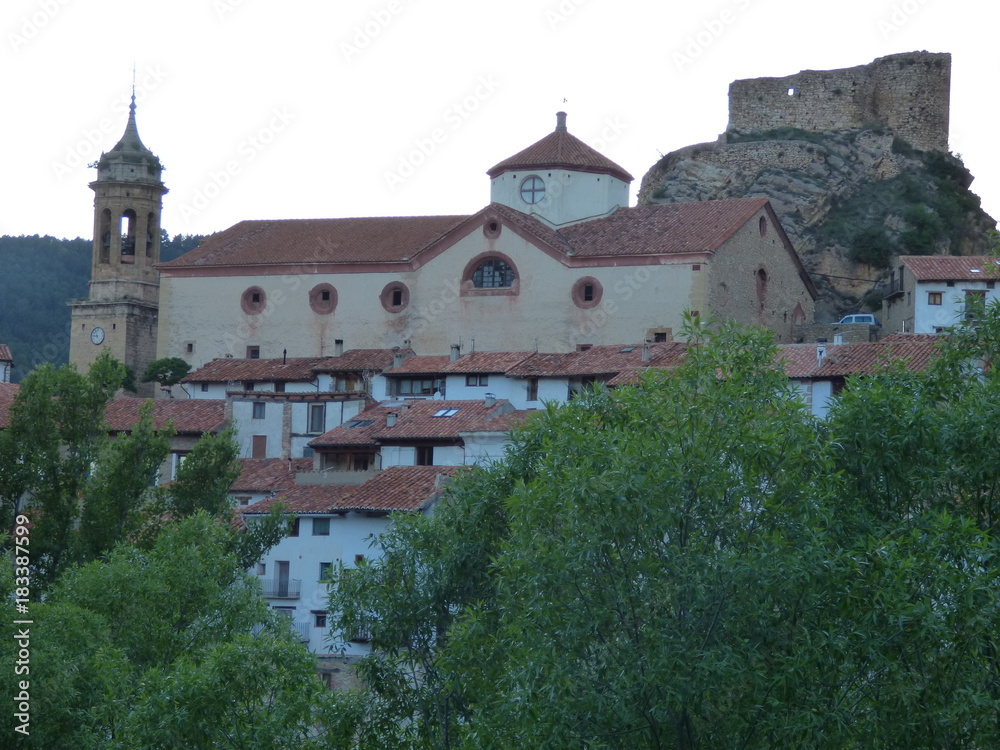 Linares de Mora es un municipio español de la comarca Gúdar-Javalambre en la Provincia de Teruel, comunidad autónoma de Aragón (España)