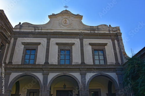 Napoli, Certosa di San Martino, 1325, complesso monumentale religioso. Facciata dell'ingresso interno.