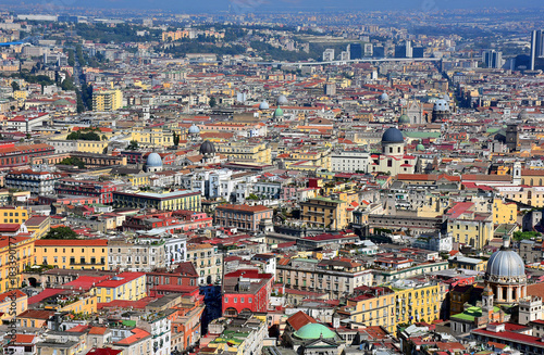 Napoli, panorama zona orientale, quartiere sanità e Centro Direzionale.