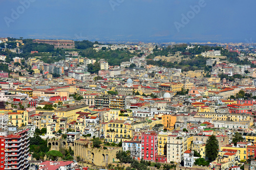 Napoli, panorama zona Capodimonte, quartiere sanità e aeroporto.