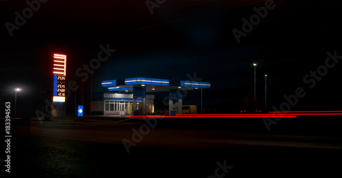 Valokuva gas station and convenience