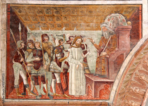 Gesù davanti al sommo sacerdote; ciclo affrescato della Passione nella chiesa di Santa Maria in Bressanoro, presso Castelleone (Cremona)
