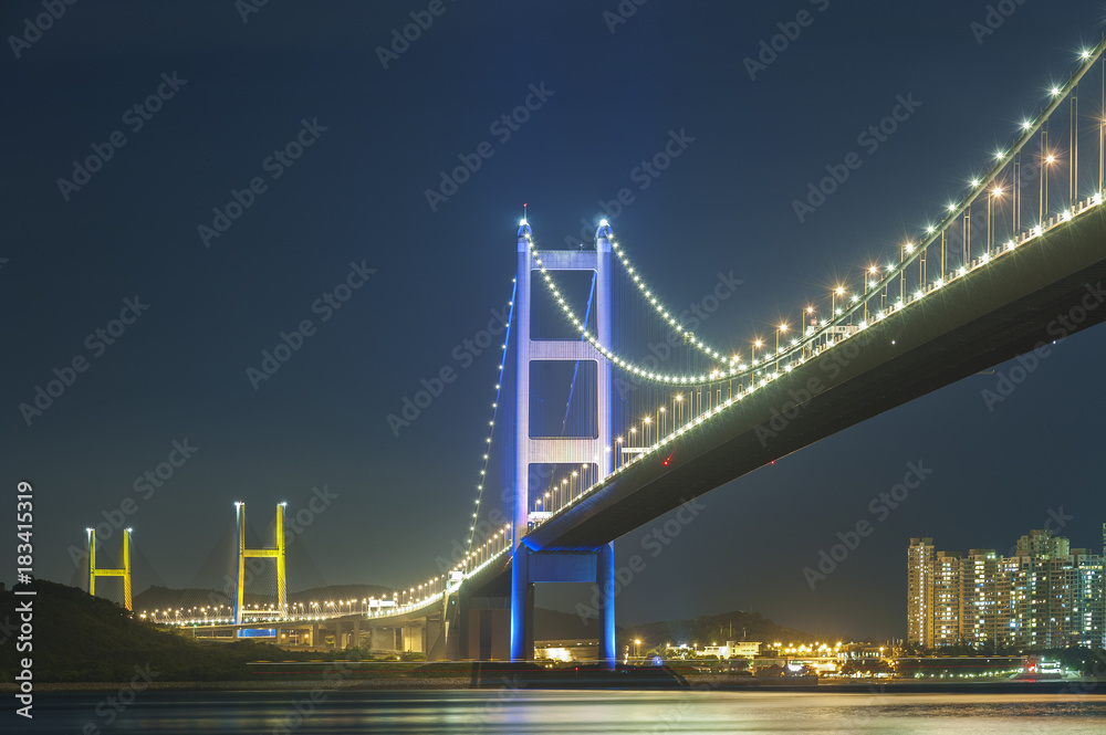 Fototapeta premium Tsing Ma bridge in Hong Kong at night