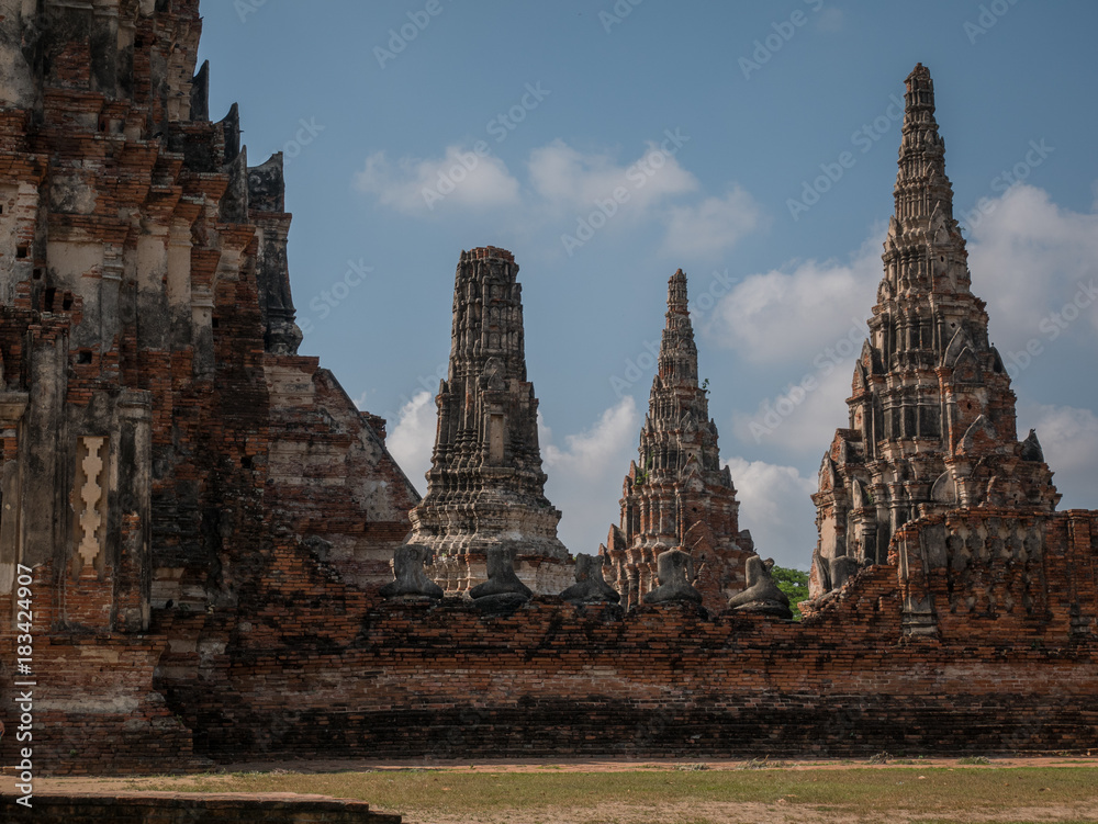 Fototapeta premium Wat Chaiwatthanaram is ancient buddhist temple, famous and major tourist attraction religious of Ayutthaya Historical Park in Phra Nakhon Si Ayutthaya Province, Thailand
