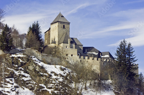 Winterliche Burg Reifenstein in Südtirol