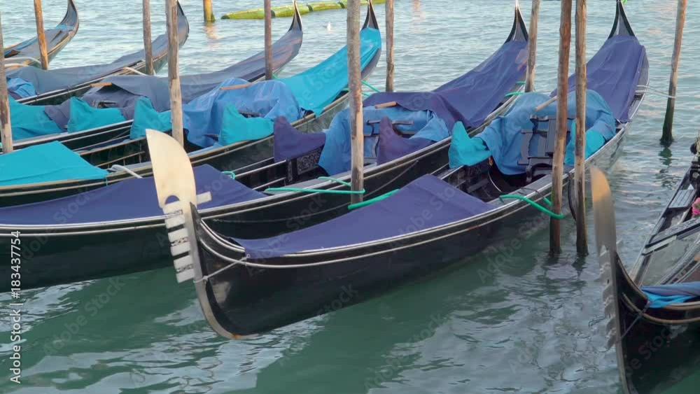 15269_The_flat_bottomed_rowing_boat_floating_in_Venice_Italy.mov 15269_The_flat_bottomed_rowing_boat_floating_in_Venice_Italy.mov
