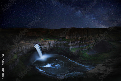 Star Trail Night Time Lapsed Exposure in Palouse Washington