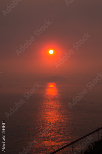 Golden gate bridge sunrise yolk